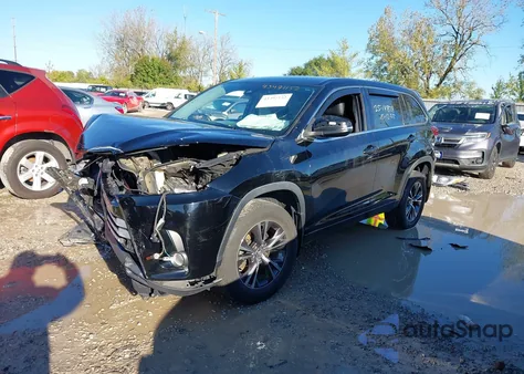 2018 Toyota Highlander Le Plus from USA, damaged, VIN 5TDBZRFH9JS900636